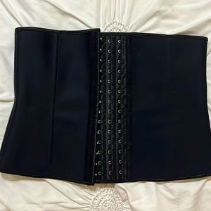 Waist trainer